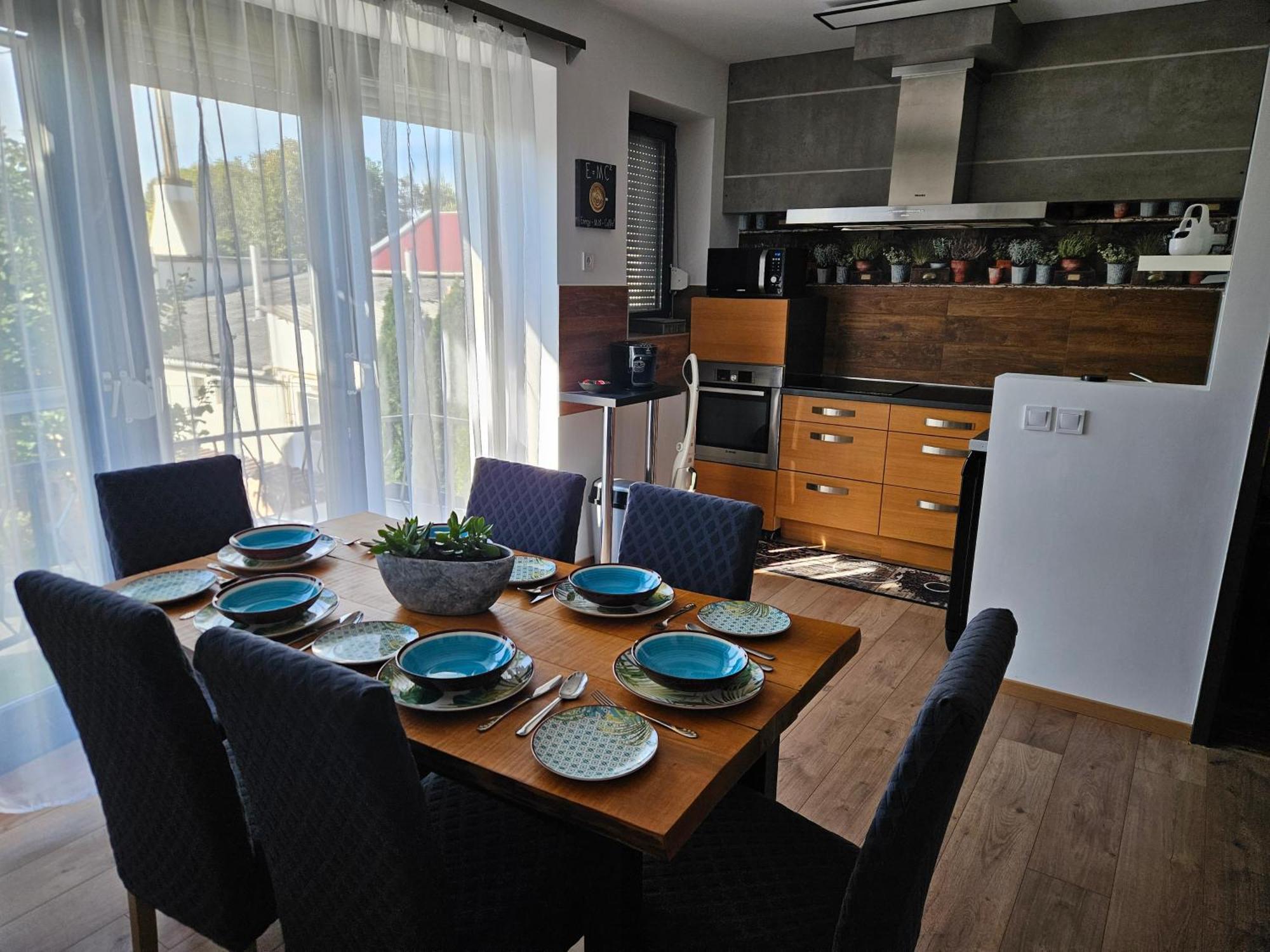 Toelgyes Apartmanhaz Szeged Kültér fotó